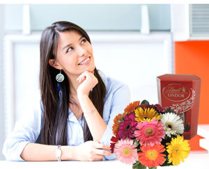 Mandar Flores no trabalho de uma mulher especial 