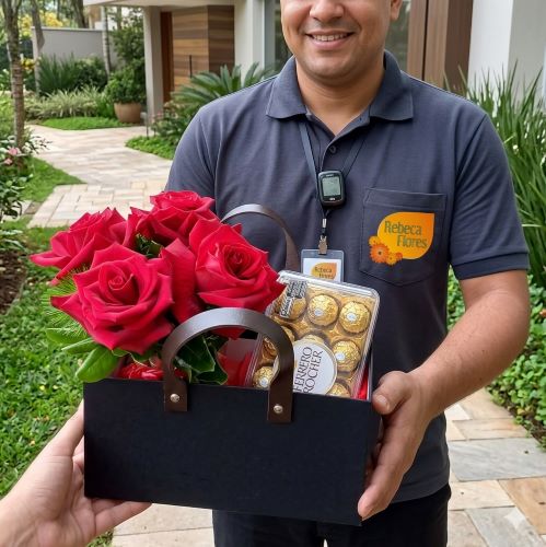 Como a Rebeca Flores entrega Rosas Colombianas